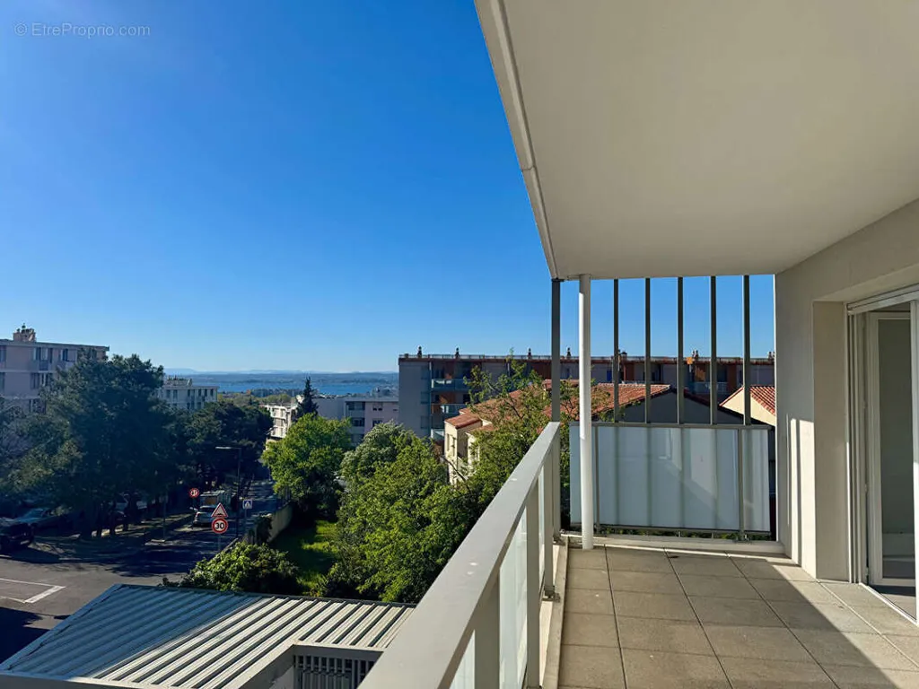 Balcon - Appartement T4 avec Terrasse et Vue Étang à Côté Bas Saint Clair