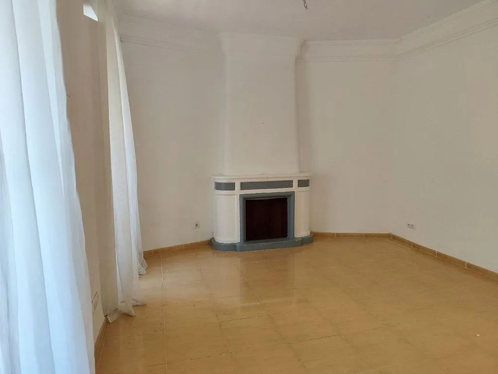 Soggiorno - 3-Bedroom Flat with Balcony in Historic Centre