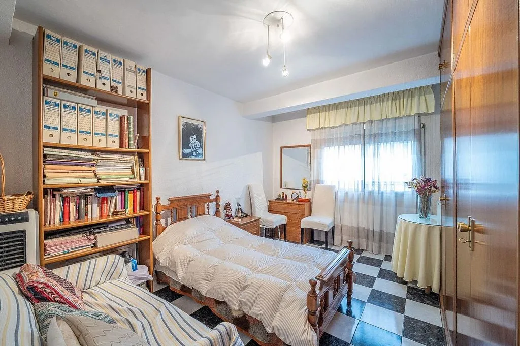 Bedrooms - Apartment with Terrace in Zaidín District