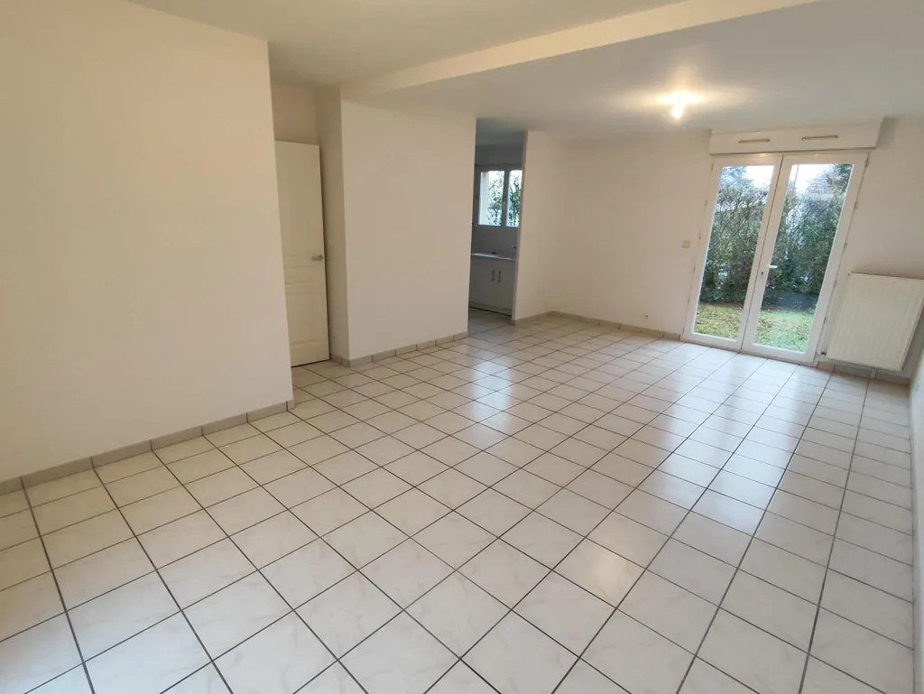 Toad - Duplex House with Garden in Biard