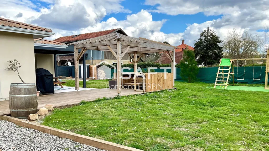 Aed - Modern House with Large Plot in Salles