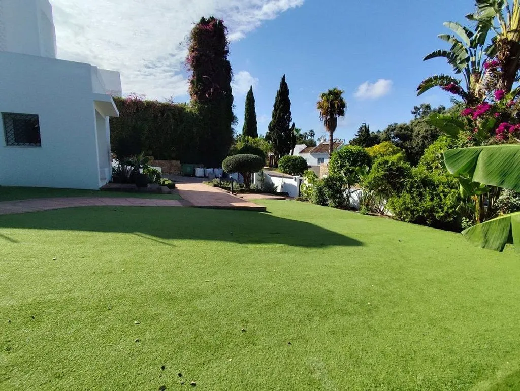 Jardin - Villa with Pool and Terrace in Sotogrande Costa