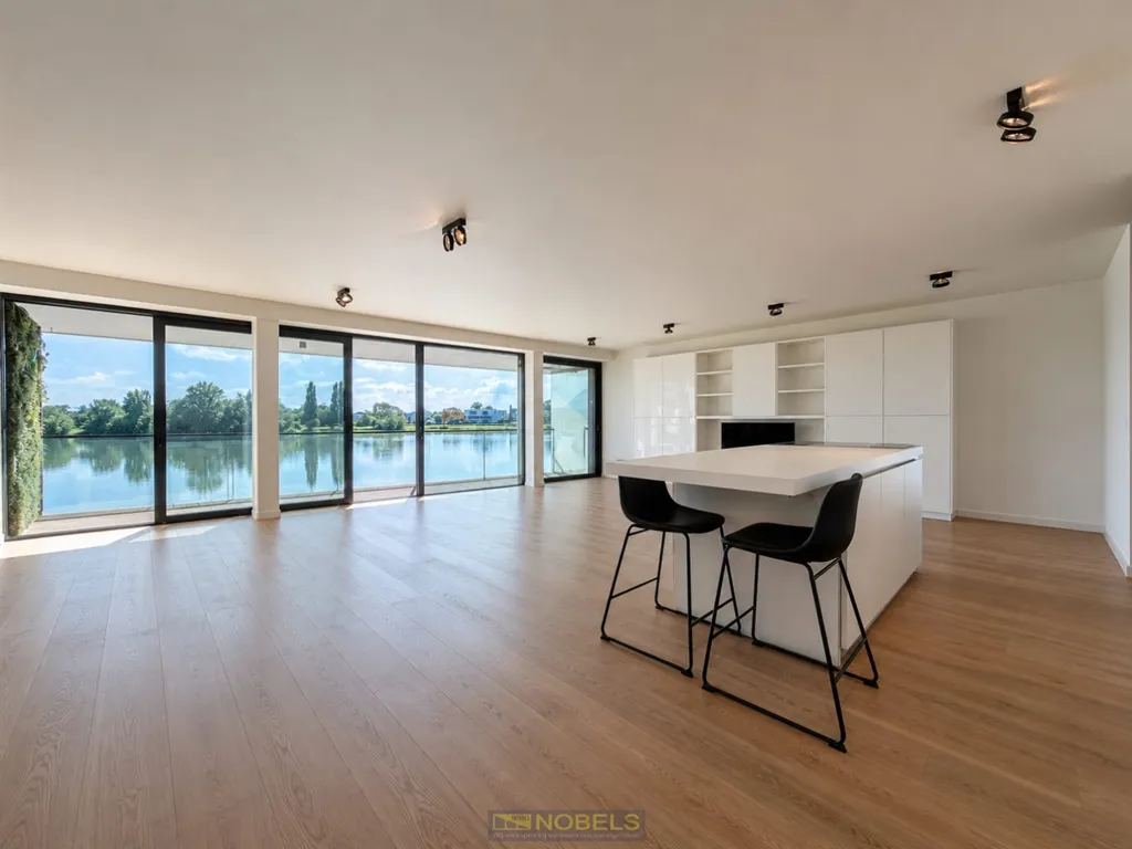 Séjour - Appartement Luxueux avec Vue sur le Lac à Overmere