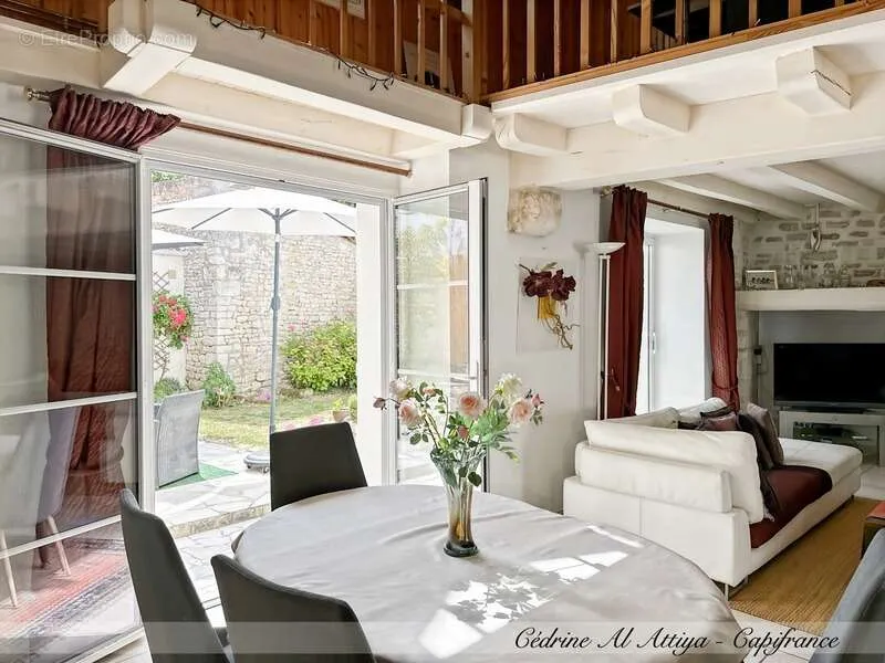 Salle à manger - Propriété de Caractère avec Piscine à Saint-Xandre