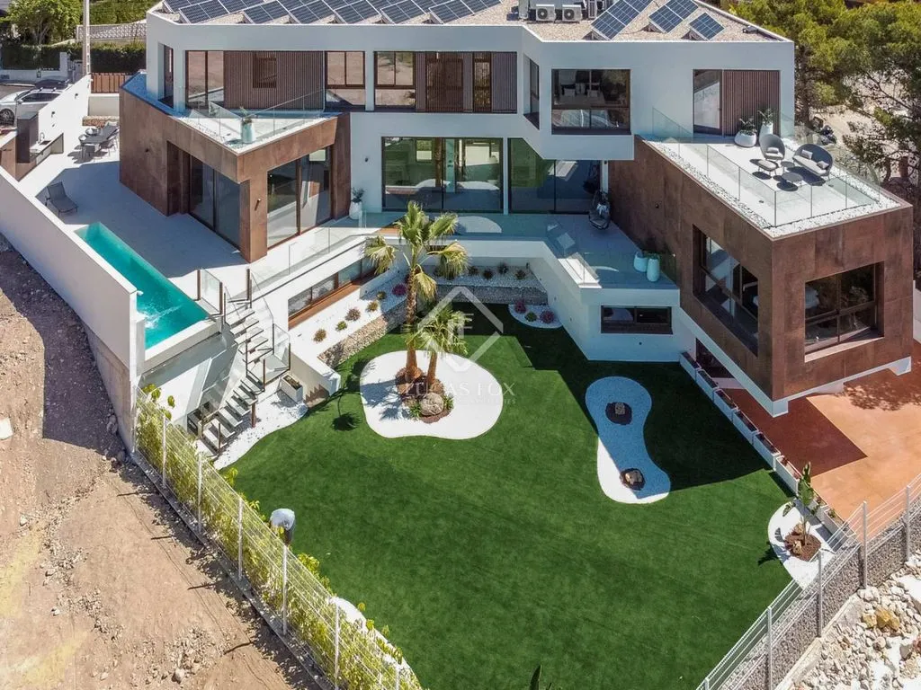 Aerial - Luxury Villa with Sea View in La Nucía