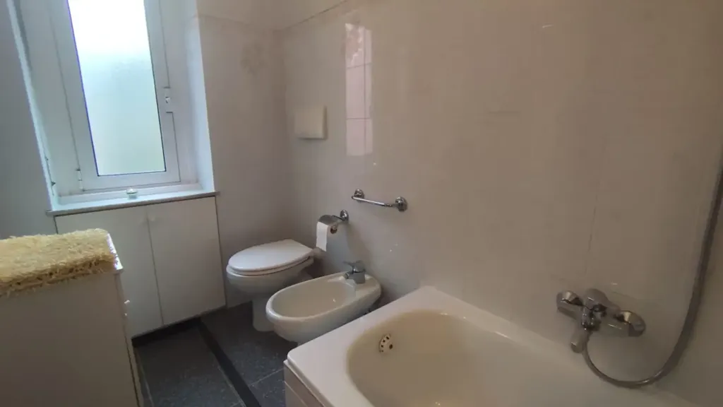 Salles de bain - Armed Trilocale with Balcony in Rapallo