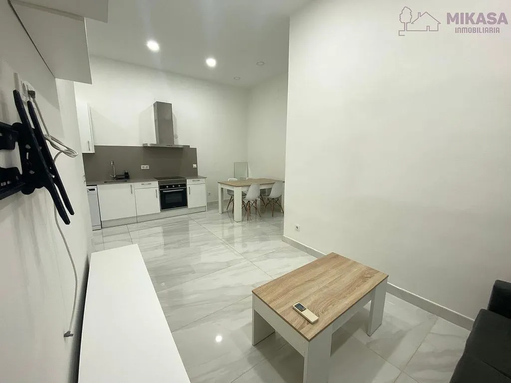 Elutuba - Ample Garden Flat in Móstoles