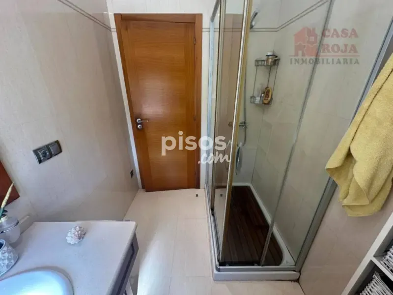 Salles de bain - Maison 4 chambres à ES