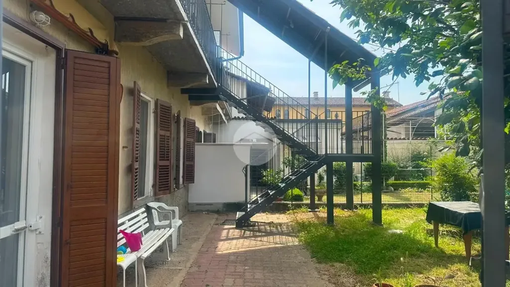 Giardino - Apartment with Balcony in Rivalta Di Torino