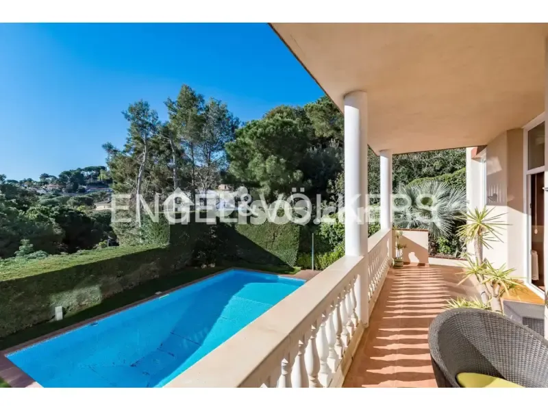 Bassein - Renovated Seafront House in Cabrils