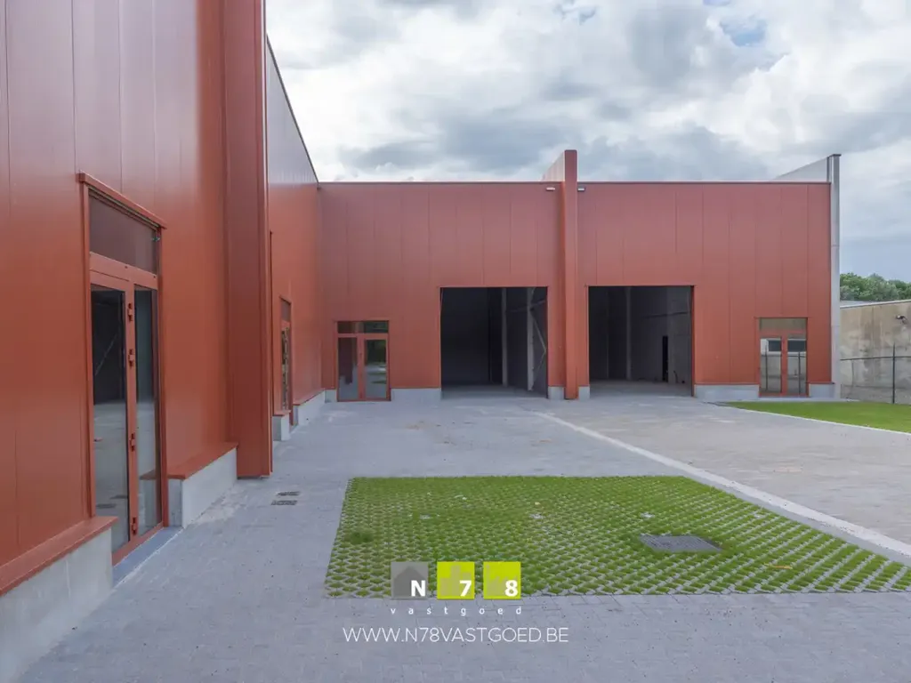 Aed - Business Unit with Concierge in Maasmechelen