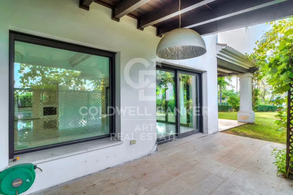 Terrasse - Luxury Villa with Communal Pools in Marbella