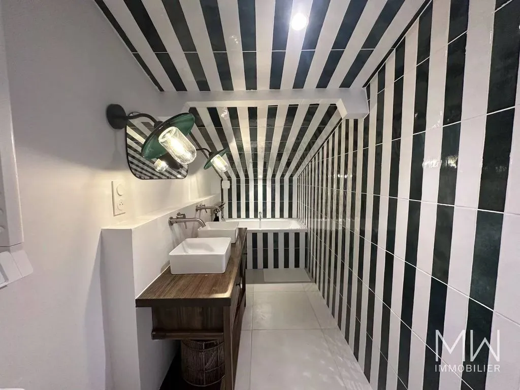 Bathrooms - Luxury Villa with Pool in Lège-Cap-Ferret