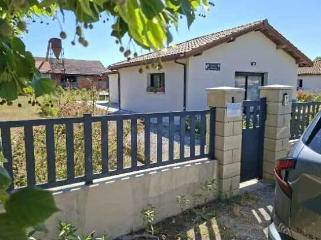 Außenansicht - Contemporary House with Garden in Luxey