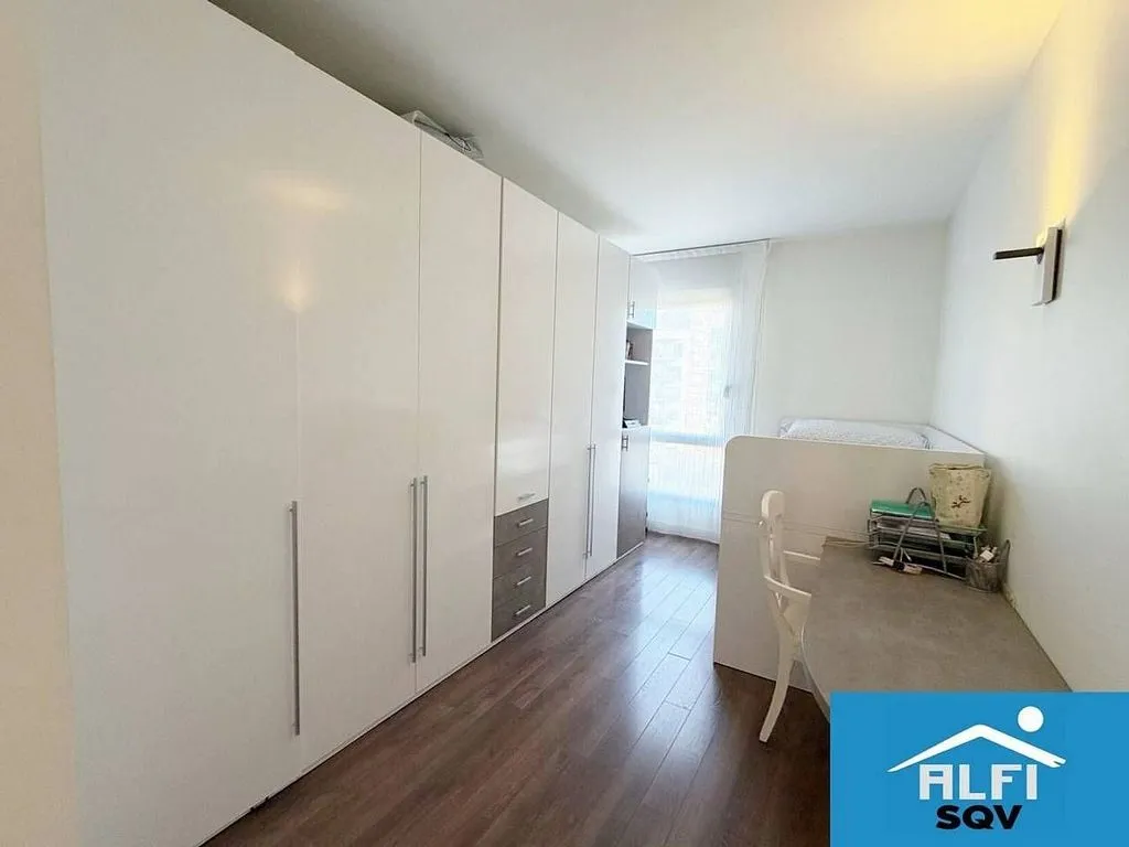 Toad - Modernised Flat with Garage in Gràcia, Sabadell