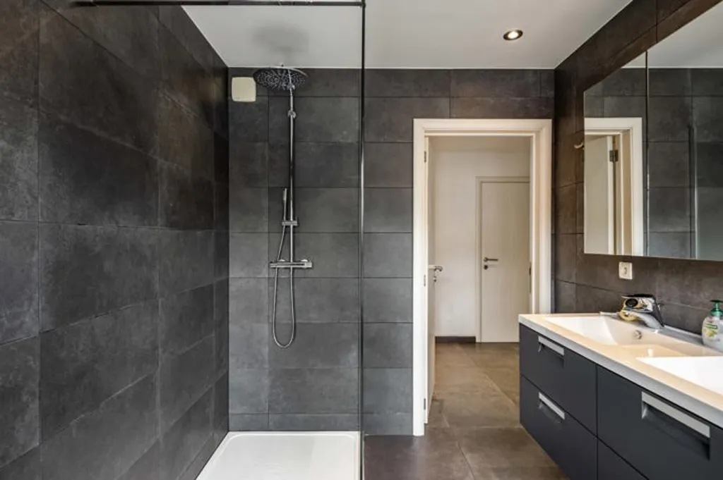 Salles de bain - Maison avec Deux Garageboxes à Aartselaar