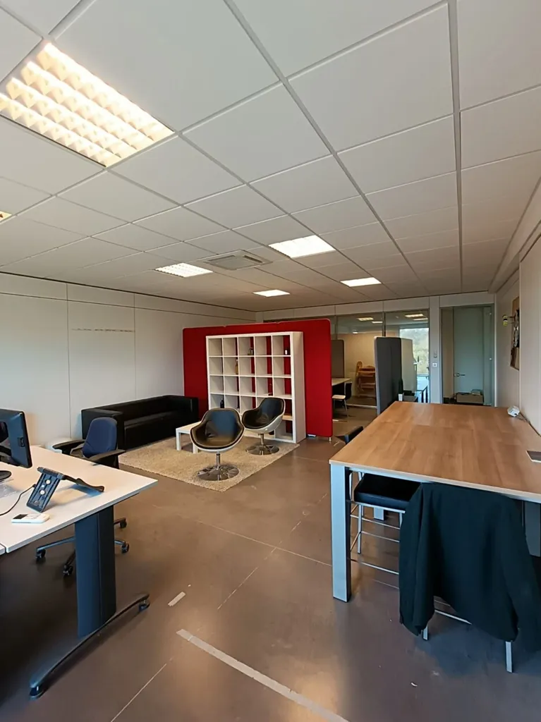 Bureau - Espace de Bureau avec Beaucoup de Luminosité près de l'E313 à Geel