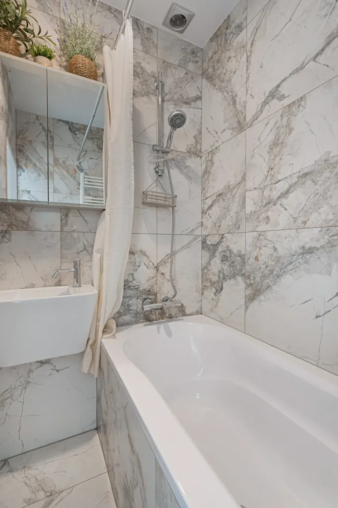 Bagni - Charming Upper Flat with Balcony in The Hague