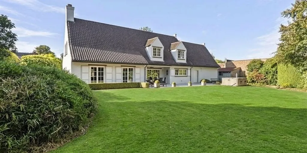 Aed - Villa with Impressive Driveway in Bavikhove