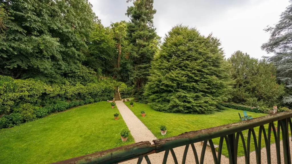 Jardin - Historic Apartment with Panoramic Terrace in Turin