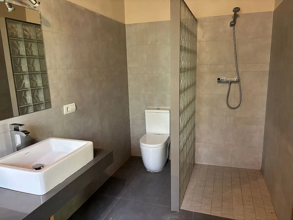 Bagni - Restored Masia with Garden in Quart