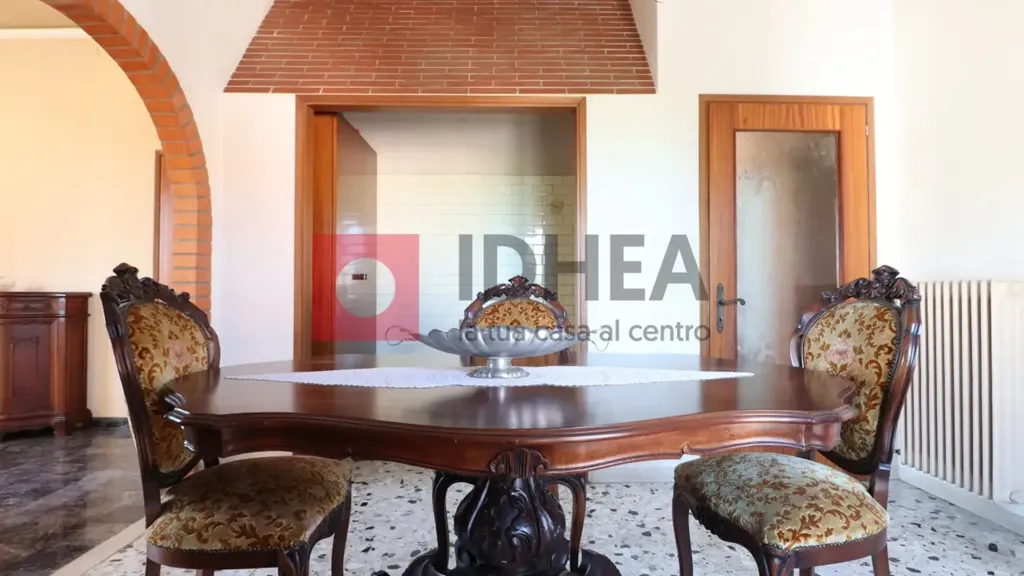 Dining Room - Detached House with Garden in Silea
