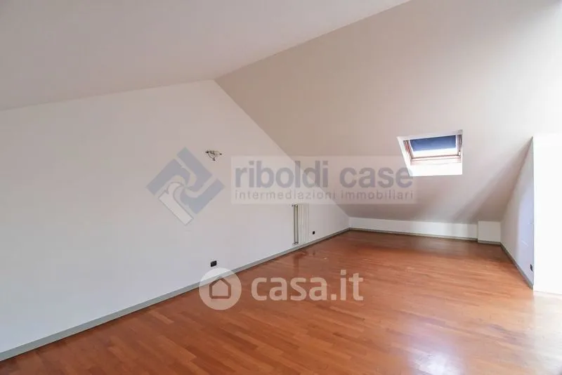 Toad - Four-Room Apartment with Balconies in Mariano Comense