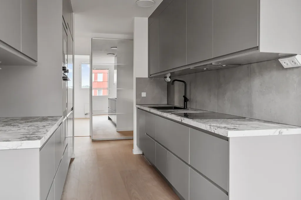 Cucina - Modernised Penthouse with Balcony in Upplands Väsby