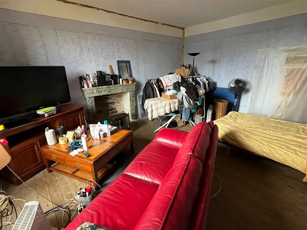 2-room house in Moncontour