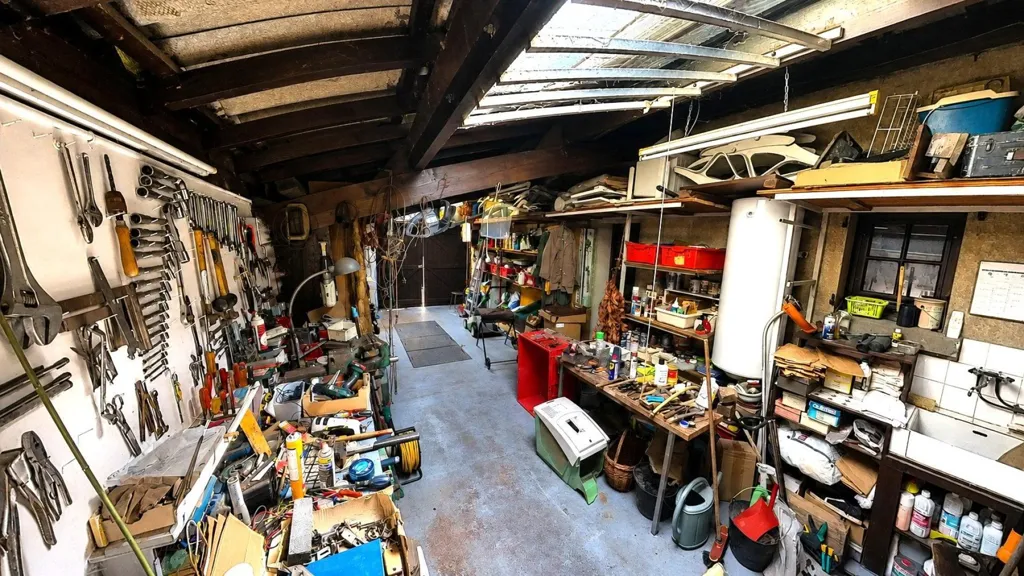 Garage - Maison Charmante avec Vue Panoramique à Notre-Dame-de-Mésage