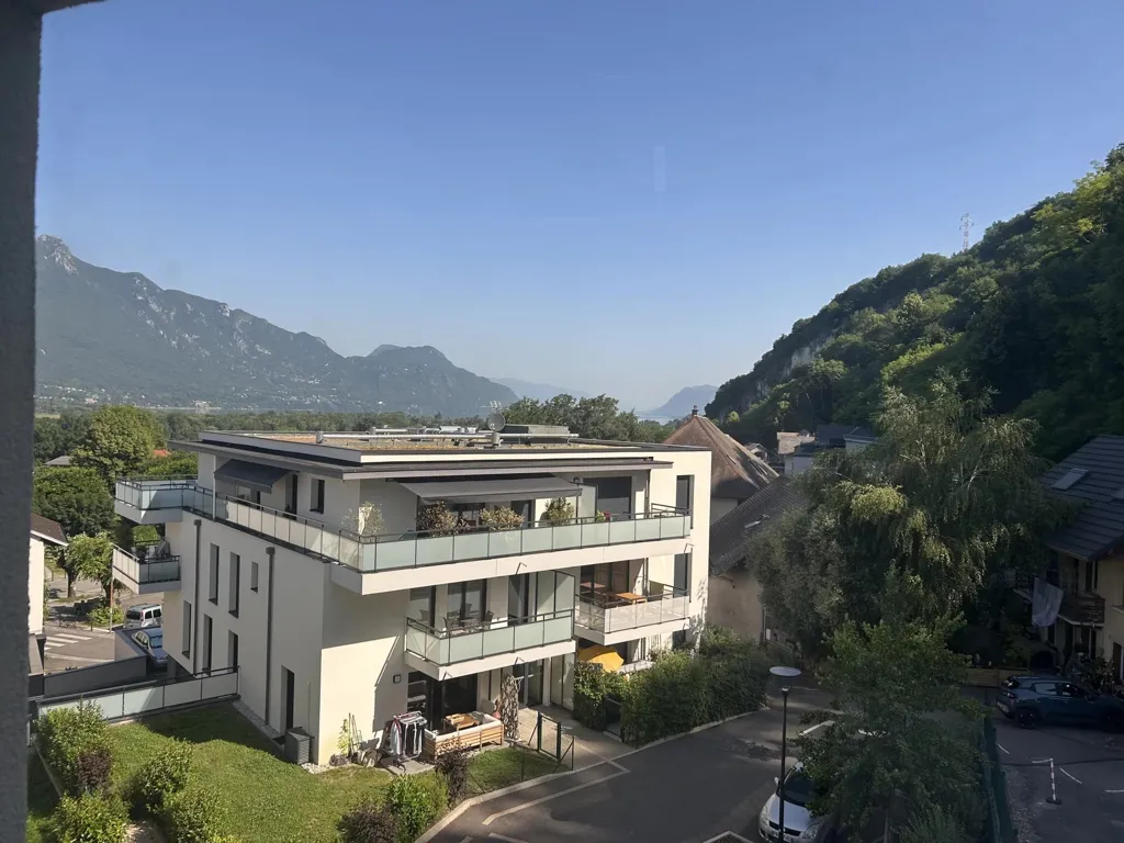 Balcon - Appartement T3 avec Vue Panoramique à Voglans