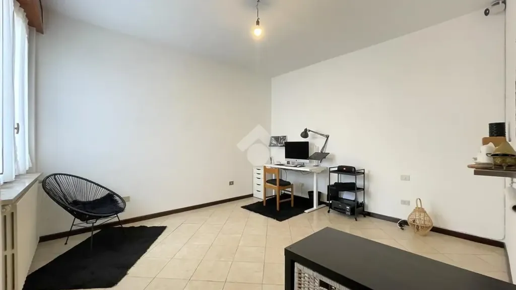 Kabinet - 3-Bedroom Apartment with Balcony in Cornaredo