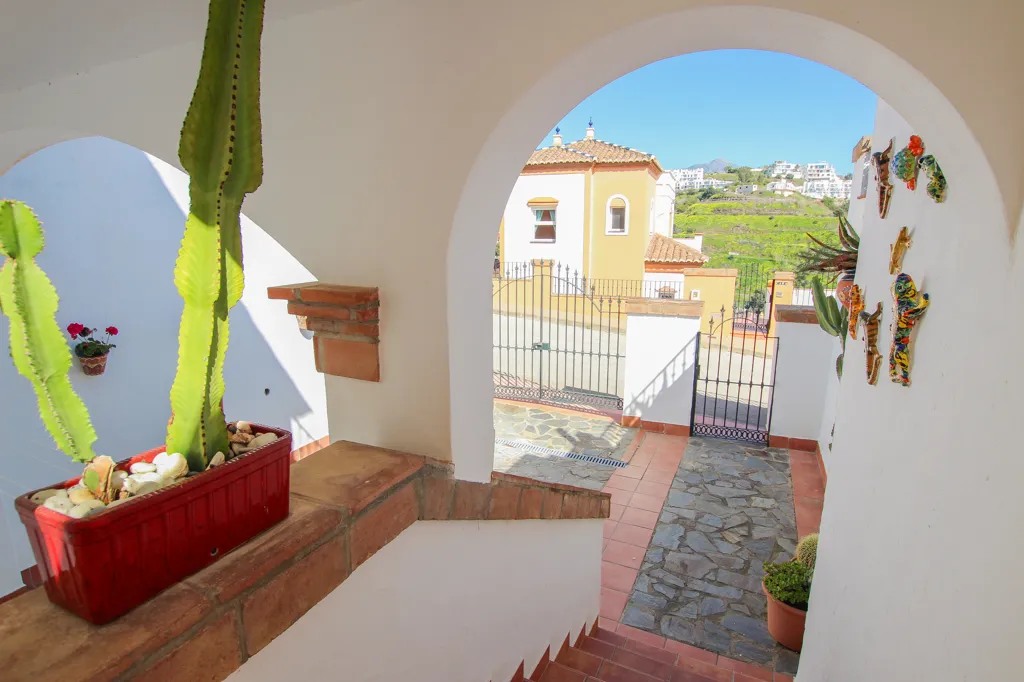 Jardin - Villa with Sea View and Pool in Tamango Hill