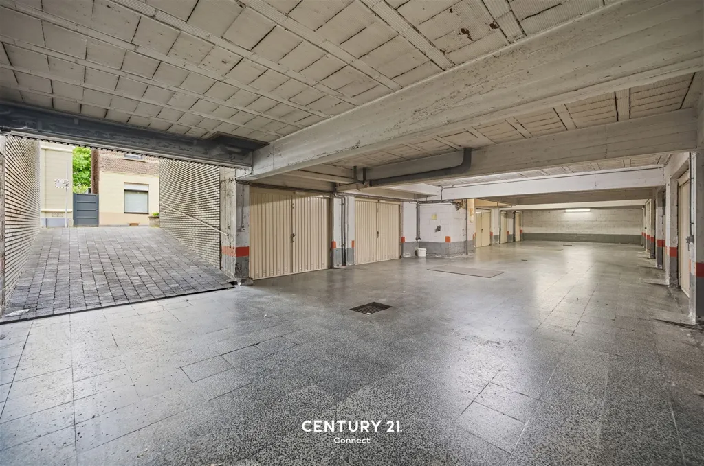 Garage - Appartement Rénové avec Terrasse à Kortenberg
