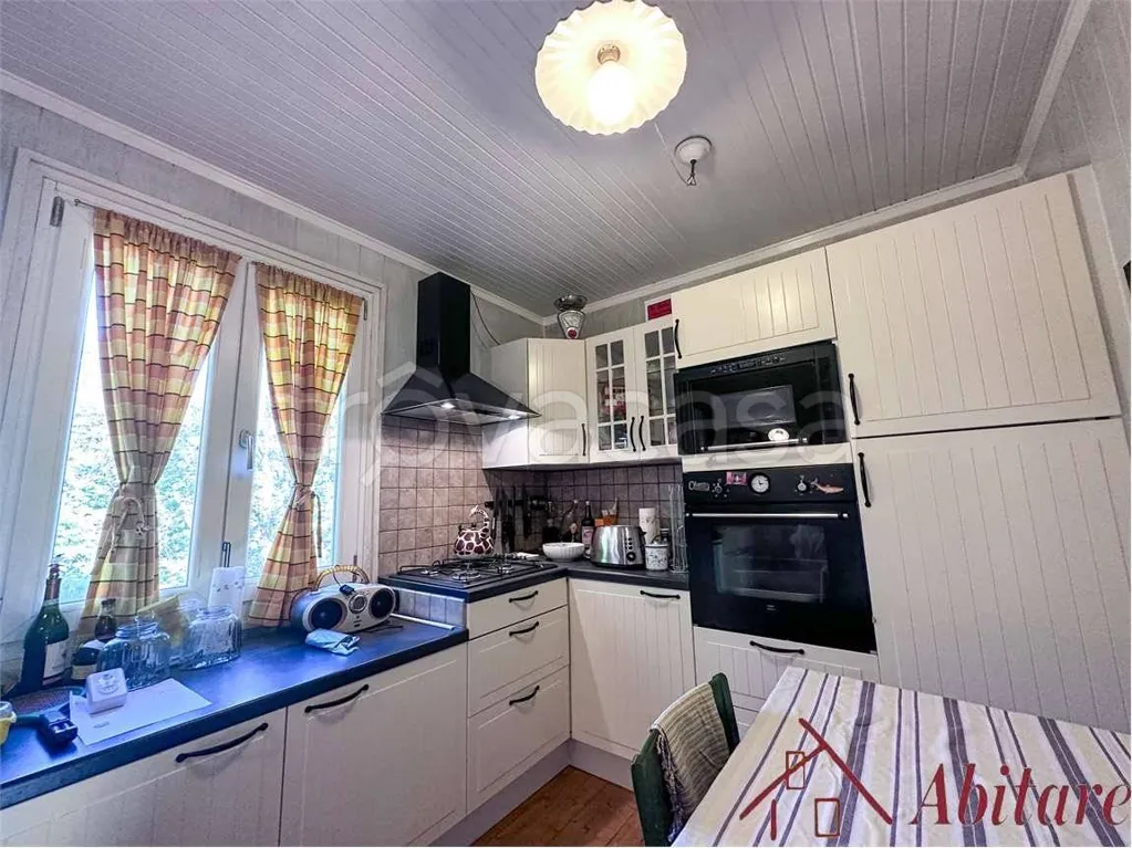 Cuisine - Villa with Garden and Open Views in Borgomale