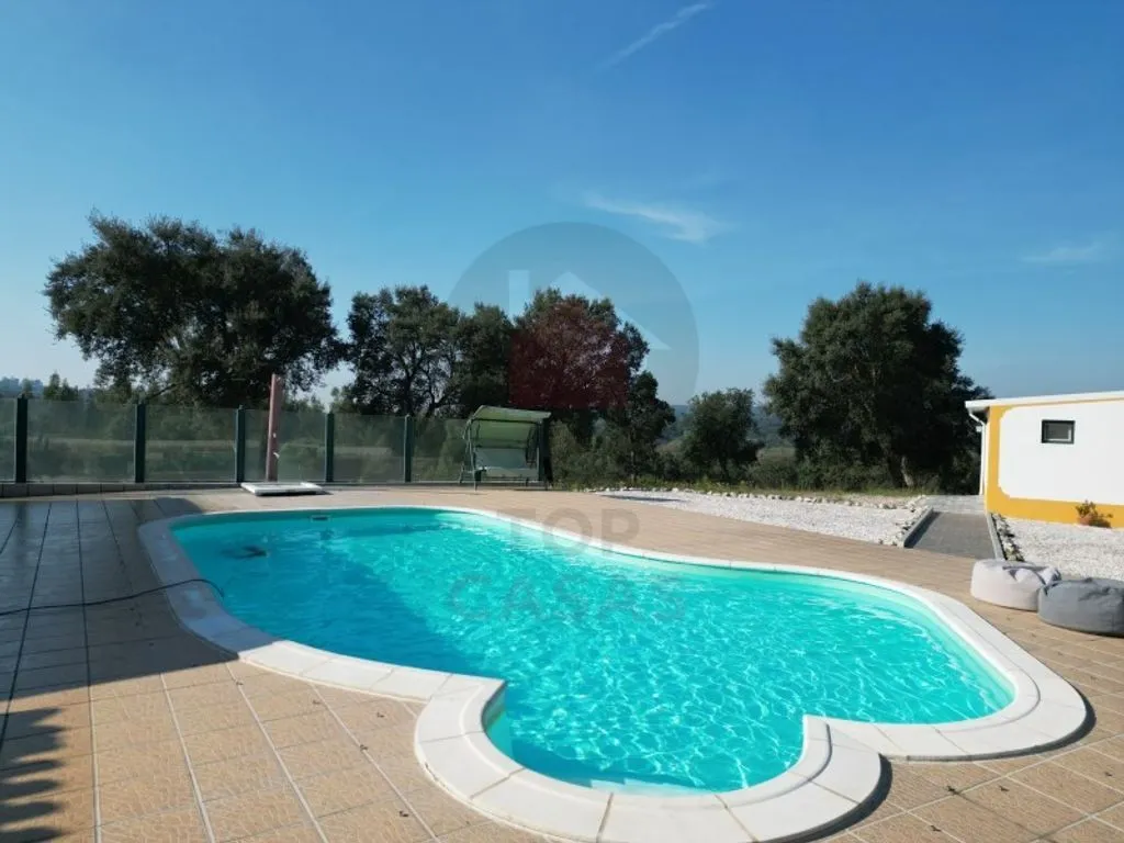 Pool - Luxury House with Pool in Almeirim