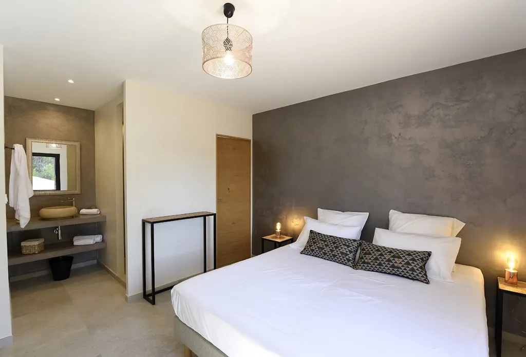 Chambres - Domaine Viticole Bio avec Piscine au Cœur de l'AOP Ventoux