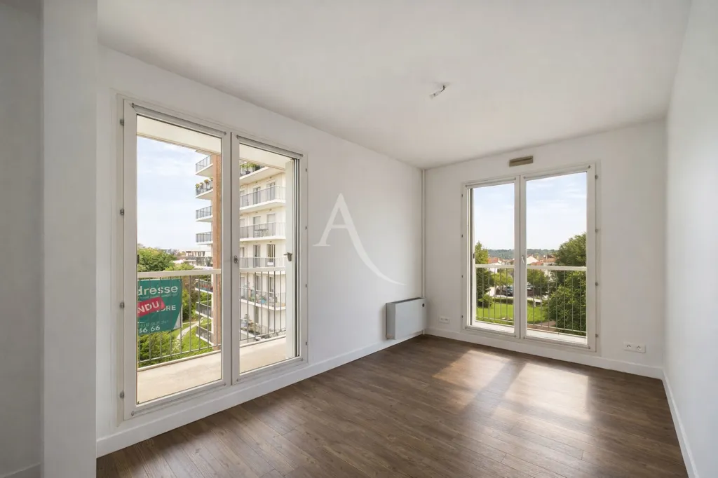 Rooms - 3-Bedroom Flat with Balcony in Maisons-Alfort