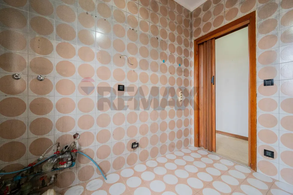 Esik - Spacious Apartment with Panoramic View in Guastalla Centre