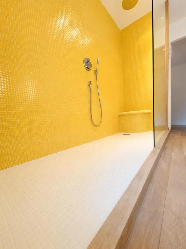 Bagni - Charming Villa with French Facade in Prestigious Area