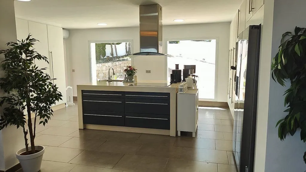 Köök - Chalet with Sea View and Pool in Cap Martí