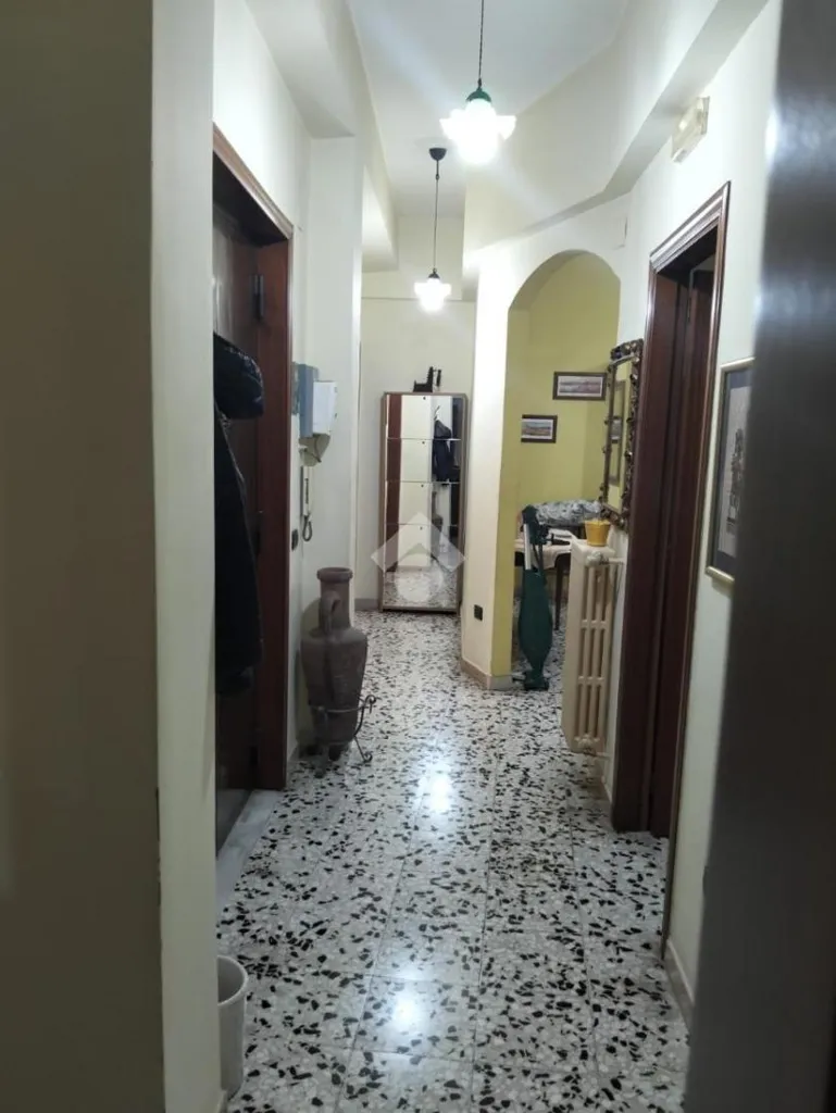 Esik - Apartment with Balcony in Avellino
