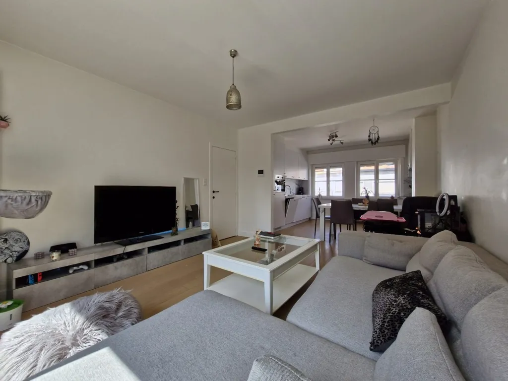 Séjour - Duplex Spacieux avec Deux Chambres en Centre-Ville