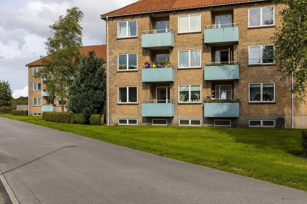 Extérieur - Two-Bedroom Flat with Balcony in Central Location