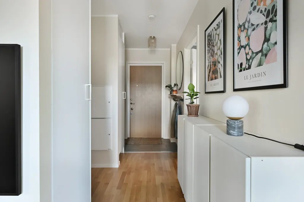 Entrée - Modern Flat with Balcony in Ekerö