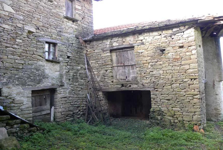 Välivaade - Traditional Langhe Rustico with Panoramic Terrace in Cortemilia