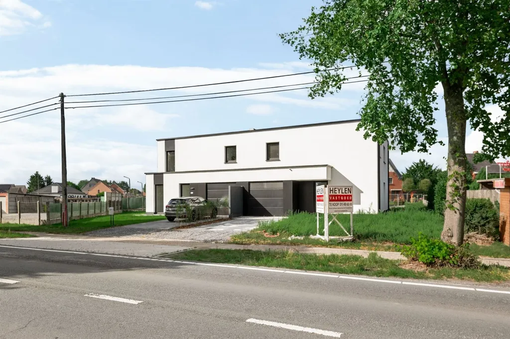 Contemporary Semi-Detached Home in New Development