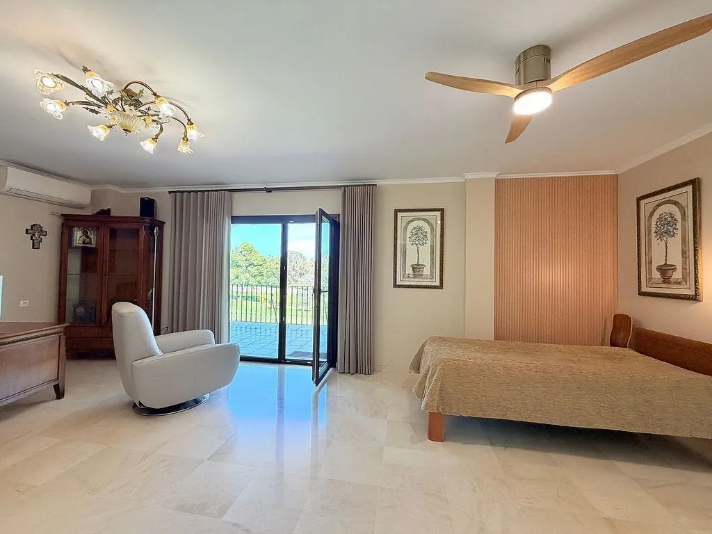 Magamistoad - Villa with Pool and Golf Views in Villas y Golf