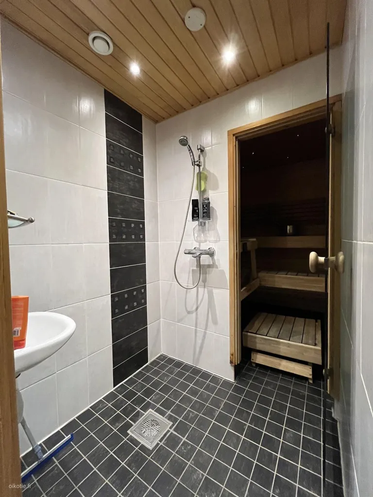 Salles de bain - Terraced House with Sauna in Rauma