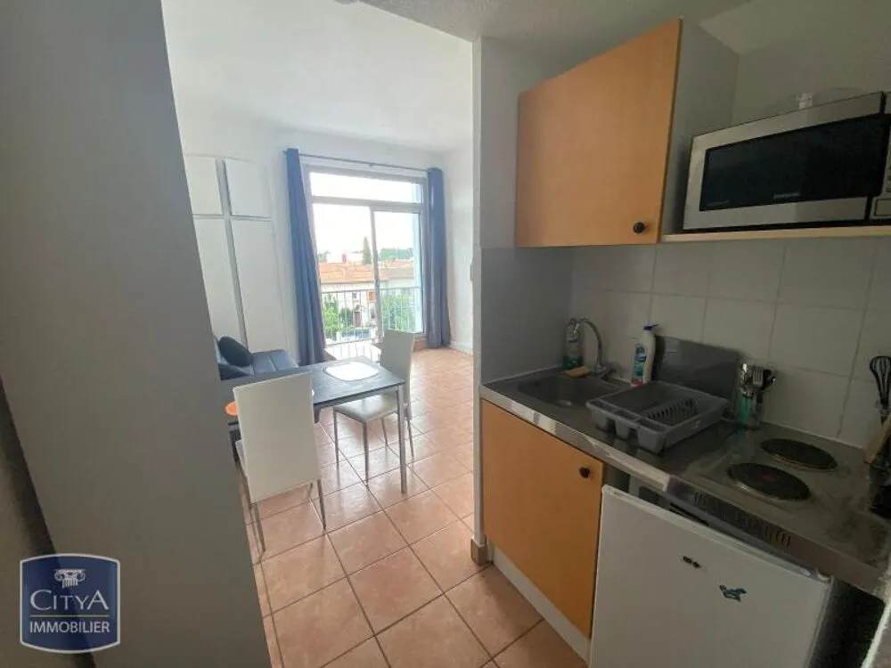 Köök - Furnished Studio with Parking in Nîmes